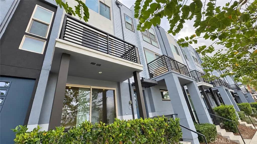 369 Placemark, Irvine, CA — listing photo 1