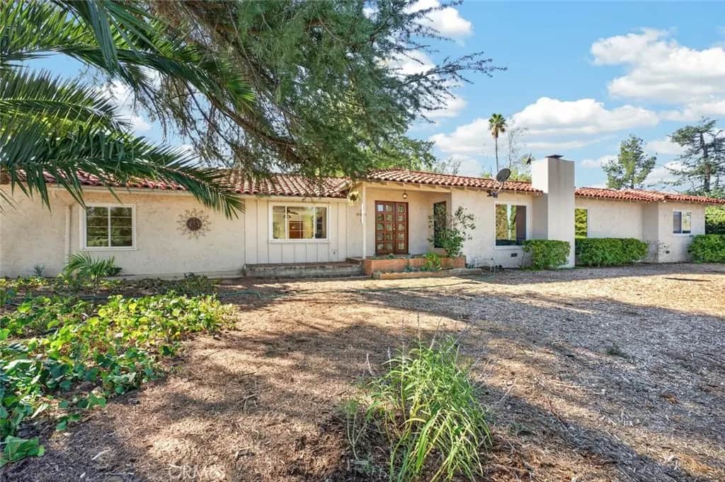 306 La Colina, Redlands, CA — listing photo 1
