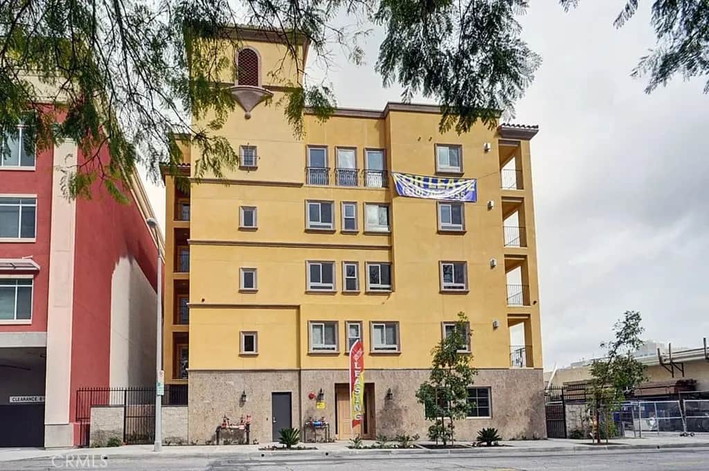 366 W 8th Street 34, San Pedro, CA — listing photo 1