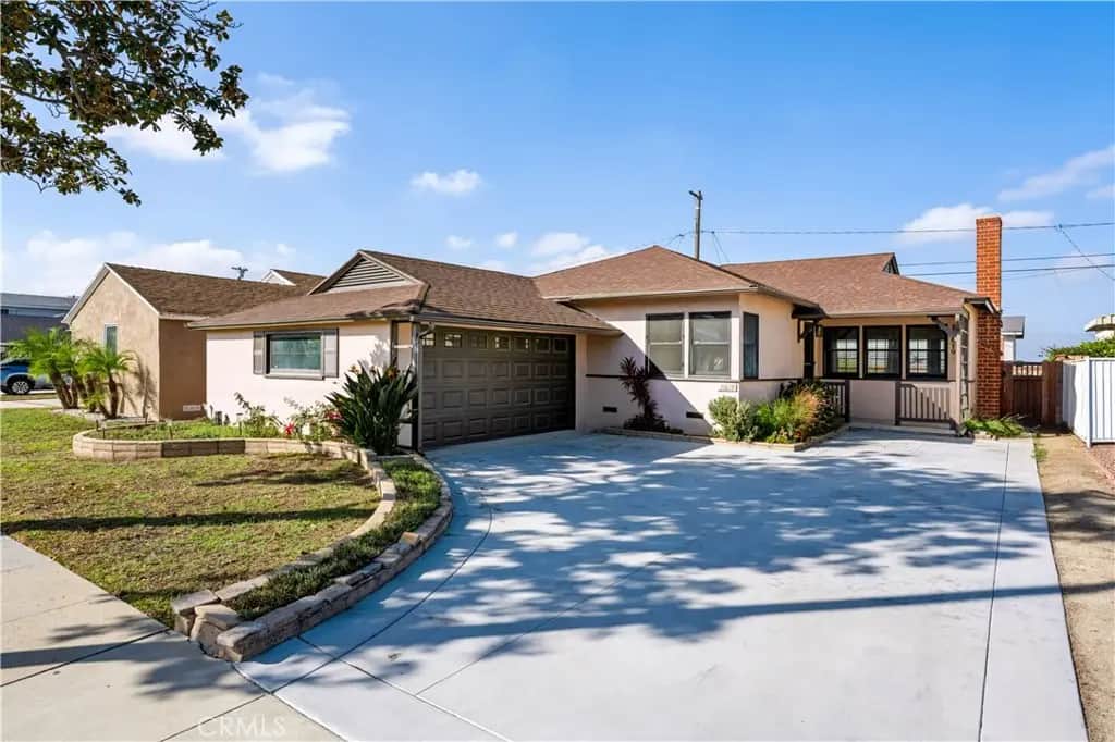 11619 Tarron Avenue, Hawthorne, CA — listing photo 1