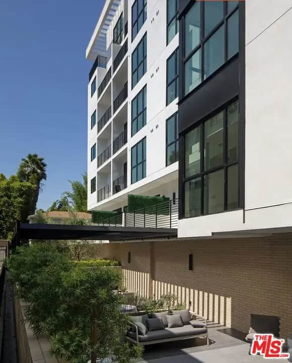 105 S Doheny Drive 306, Los Angeles, CA — listing photo 1