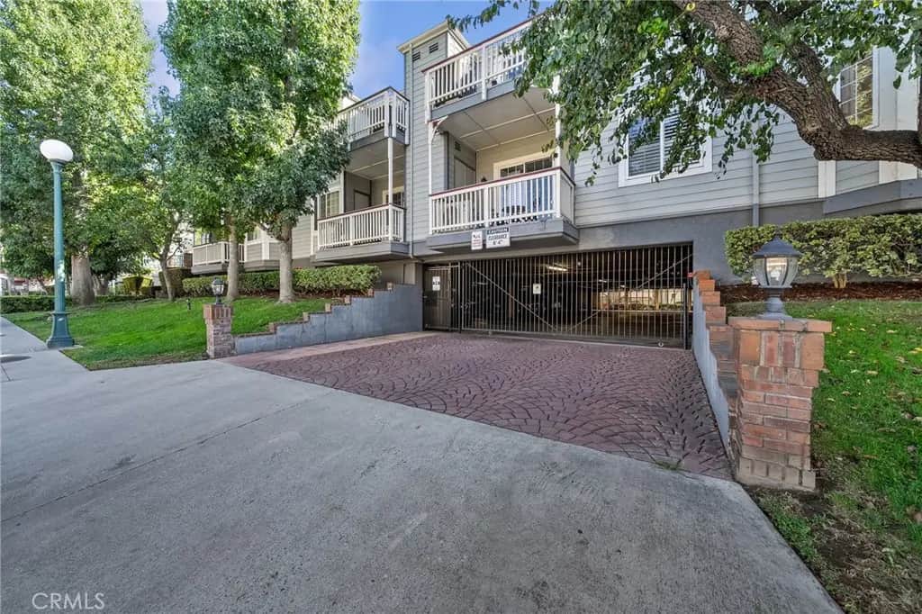 132 W Lemon Avenue A, Monrovia, CA — listing photo 1