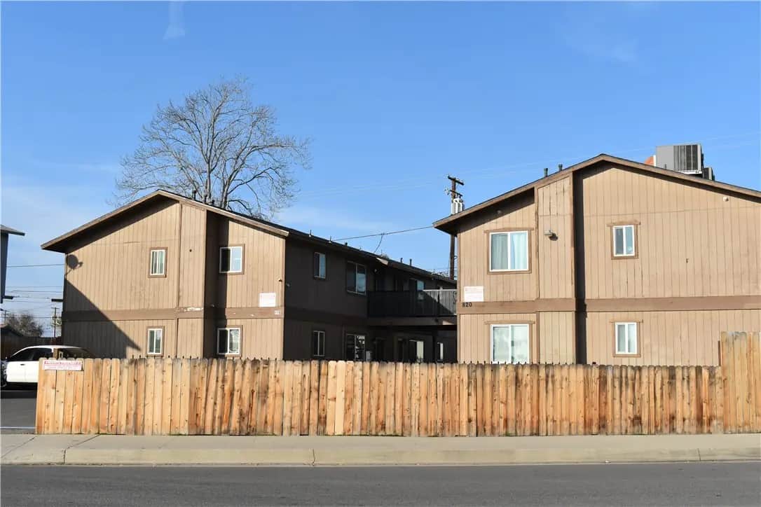 816 East 19th Street, Bakersfield, CA — listing photo 1