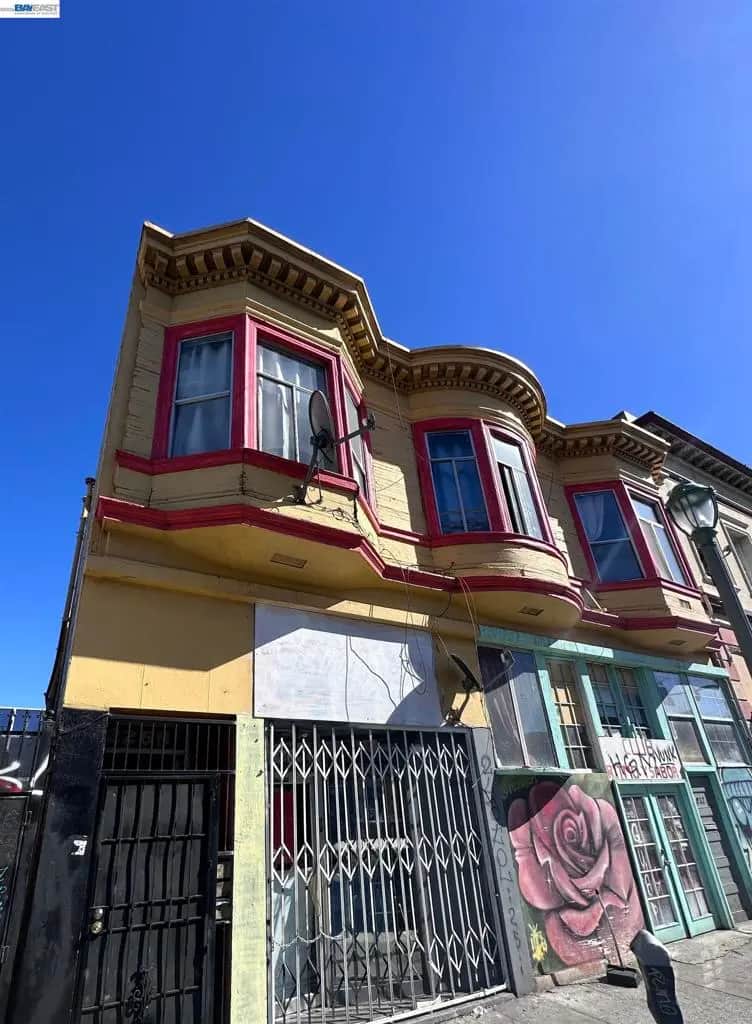 2270 International Blvd, Oakland, CA — listing photo 1