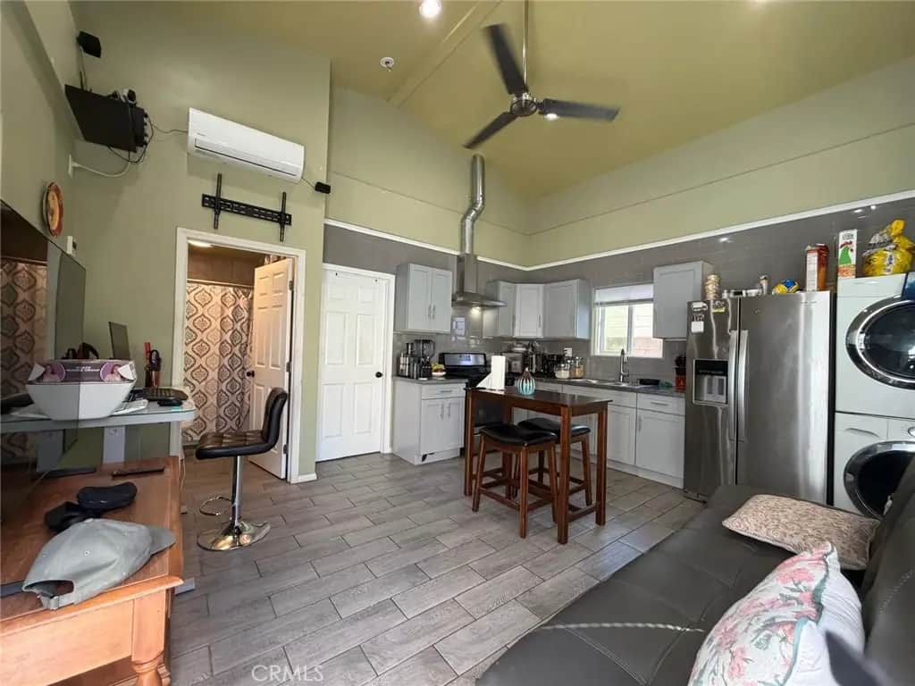 312 N Pasadena, Azusa, CA — listing photo 1
