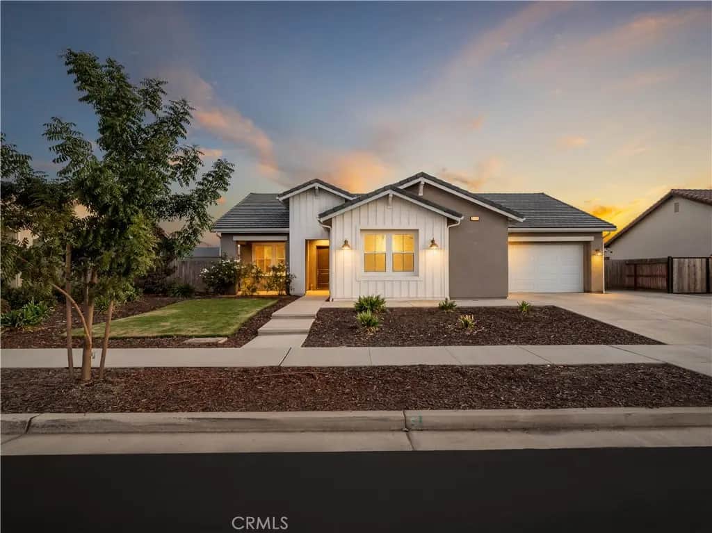 2070 Solig, Kingsburg, CA — listing photo 1
