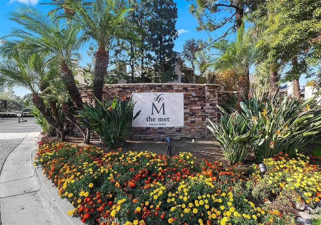5530 Owensmouth 204, Woodland Hills, CA — listing photo 1
