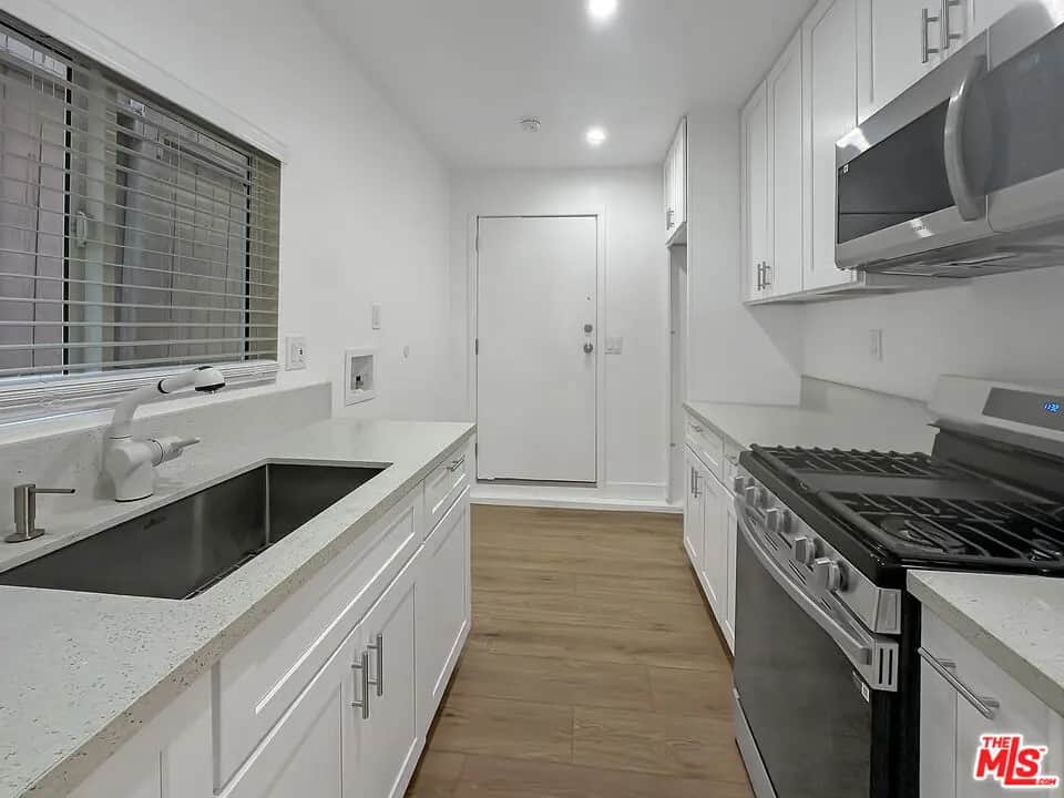 215 1/4 W Plymouth Street A, Inglewood, CA — listing photo 1