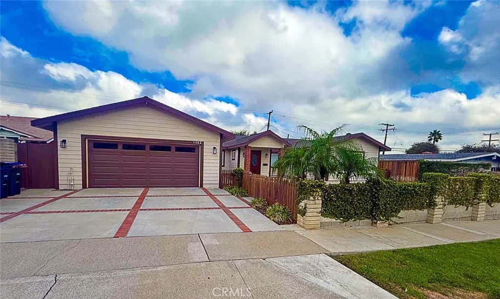 1582 Elm, Costa Mesa, CA — listing photo 1