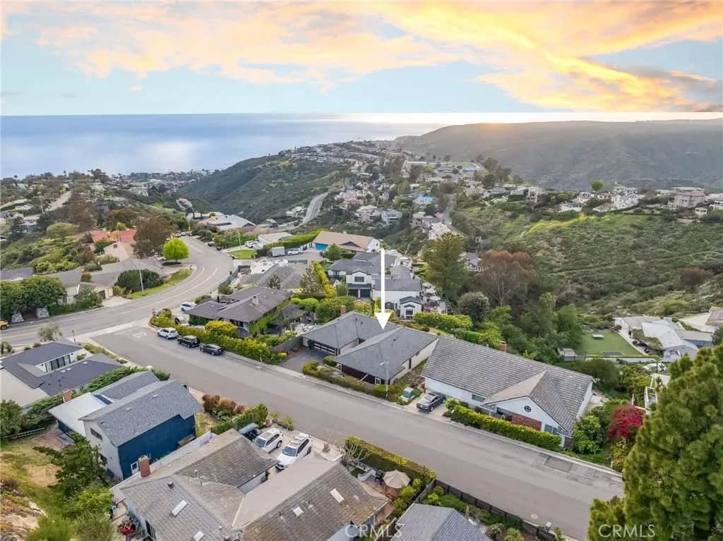 3019 Cresta Way, Laguna Beach, CA — listing photo 1