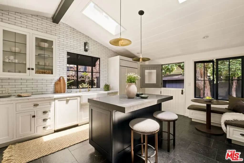 6424 Ivarene Avenue, Los Angeles, CA — listing photo 1