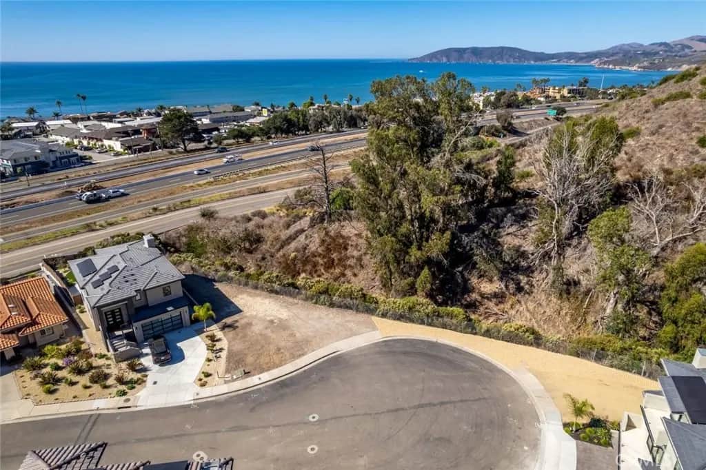 2739 Barcelona, Pismo Beach, CA — listing photo 1