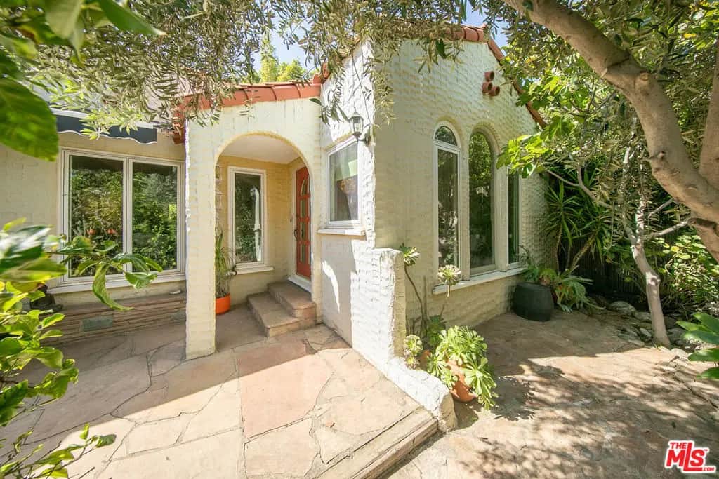 2129 N Beachwood Drive, Los Angeles, CA — listing photo 1