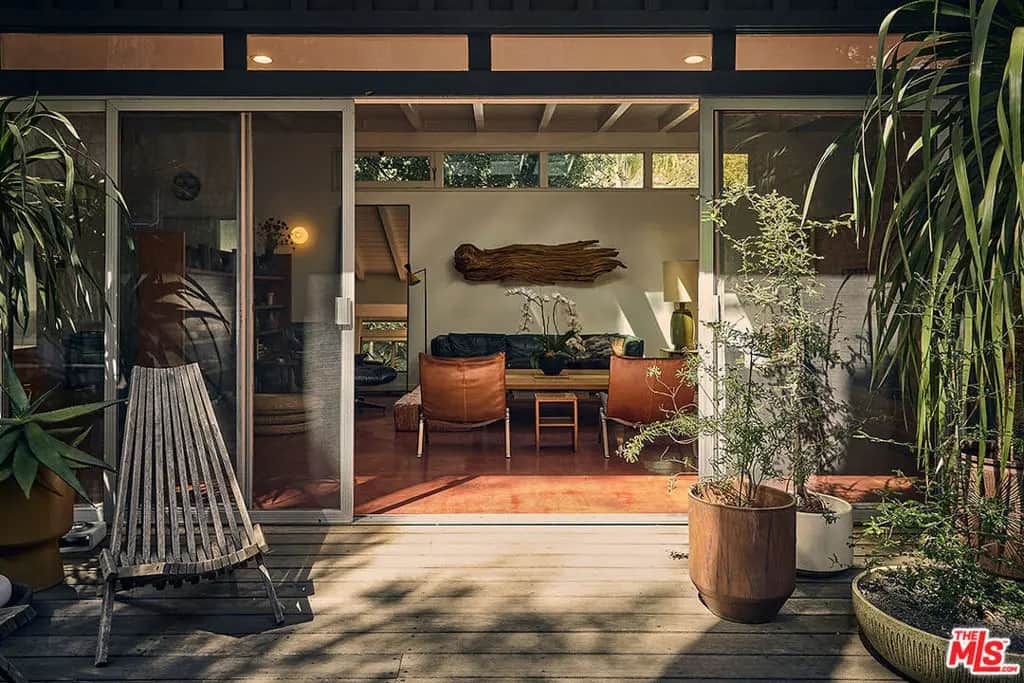 8817 Skyline Drive, Los Angeles, CA — listing photo 1