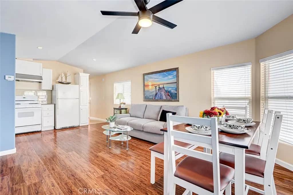 531 Pier Avenue 39, Hermosa Beach, CA — listing photo 1