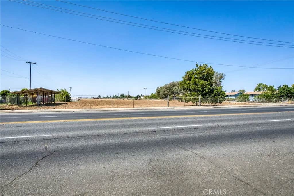 2148 S Maple, Fresno, CA — listing photo 1