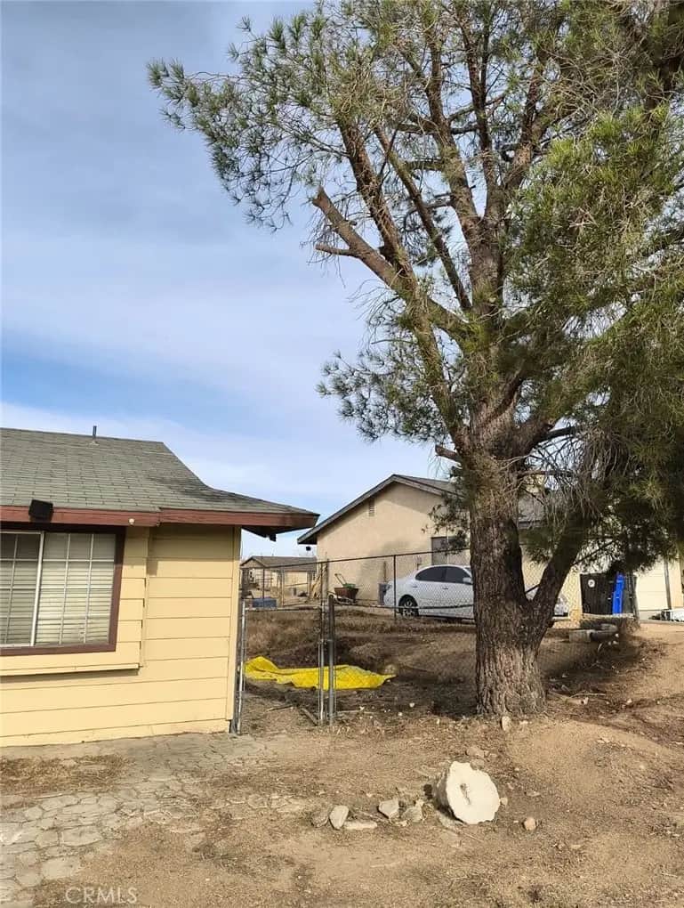16290 Sholic Street, Victorville, CA — listing photo 1