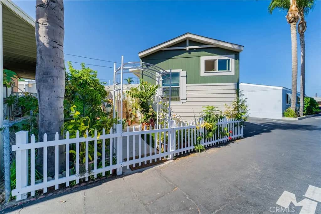 8811 Park st 83, Bellflower, CA — listing photo 1