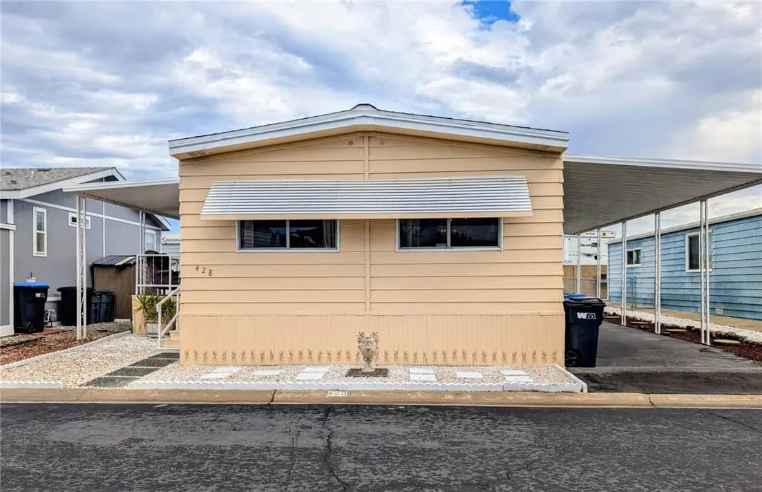1065 Lomita Boulevard 428, Harbor City, CA — listing photo 1
