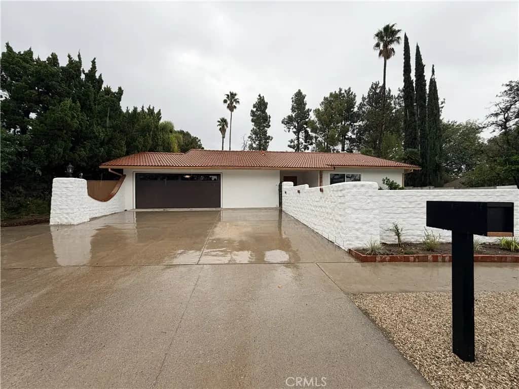 10470 Laramie, Chatsworth, CA — listing photo 1