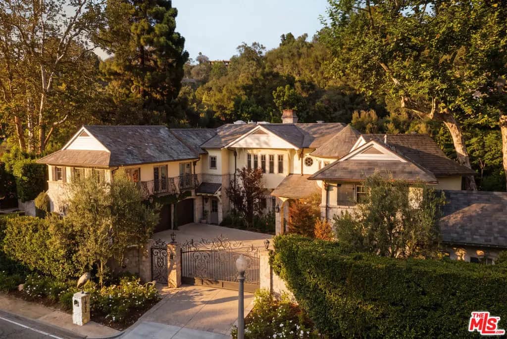 1900 Mandeville Canyon Road, Los Angeles, CA — listing photo 1