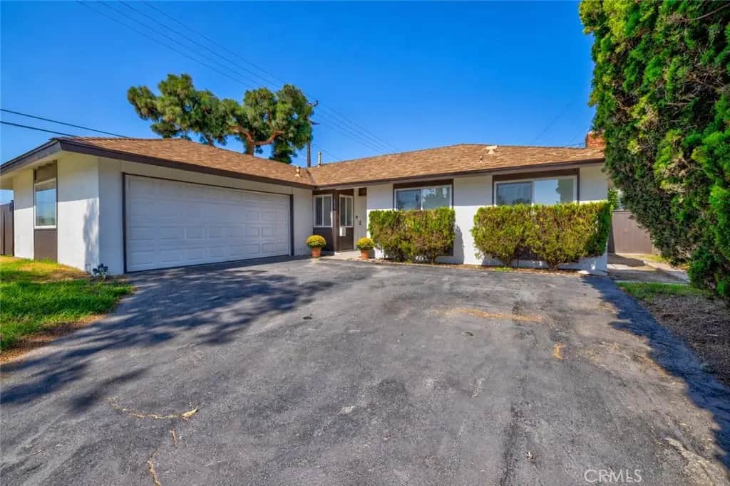6001 Welde, Huntington Beach, CA — listing photo 1