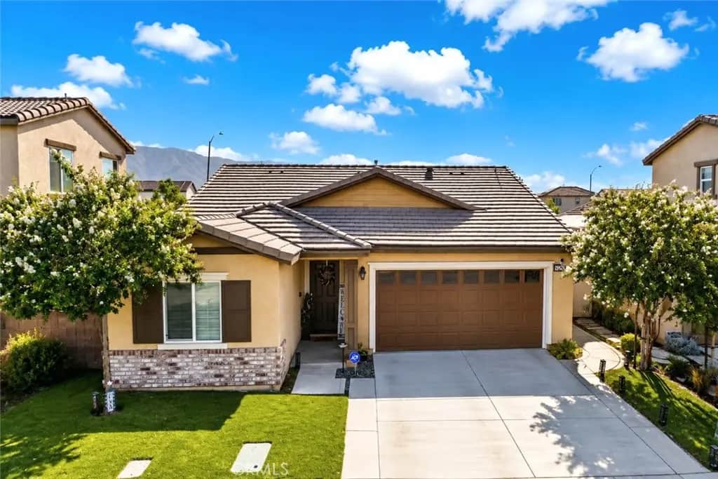 29421 Hazel, Lake Elsinore, CA — listing photo 1