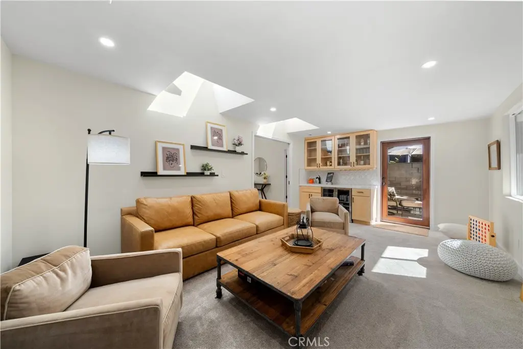5010 Elmwood, Los Angeles, CA — listing photo 1