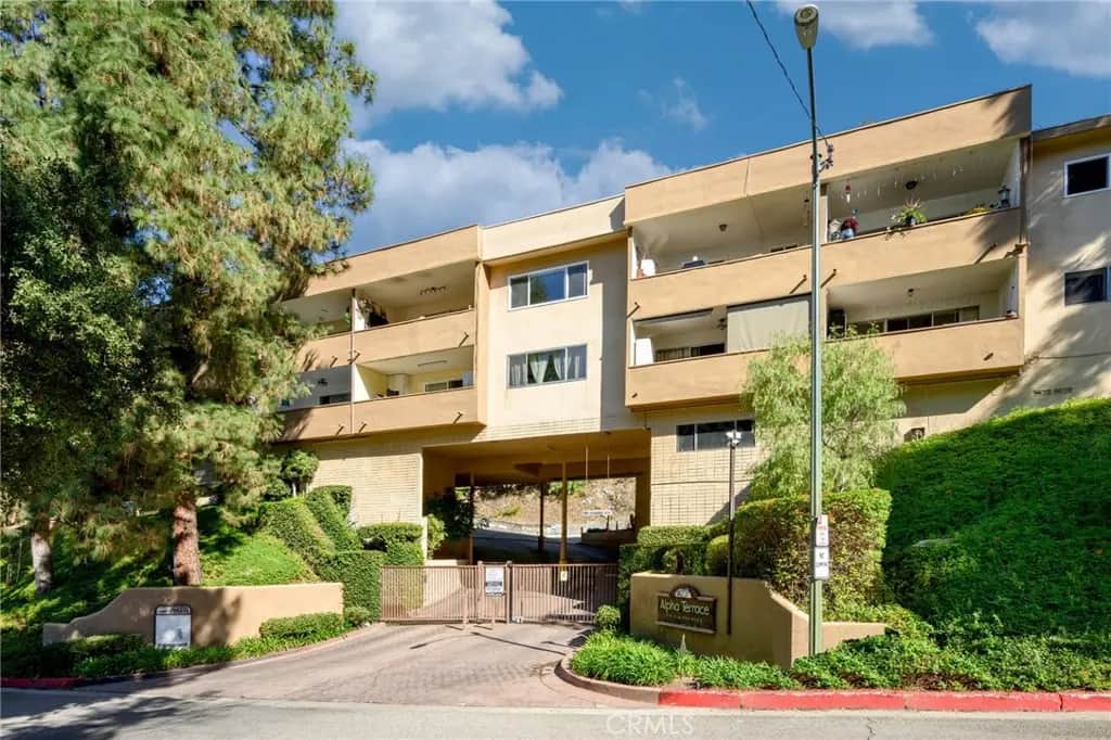 1935 Alpha 214, Glendale, CA — listing photo 1
