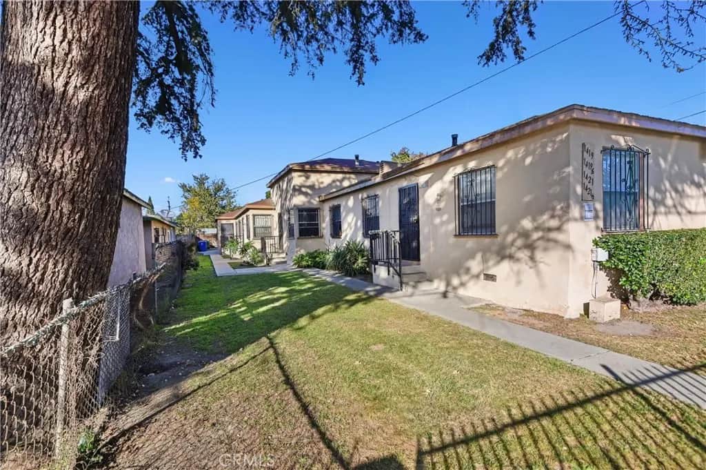 1421 1/2 E 108th Street E 4, Los Angeles, CA — listing photo 1
