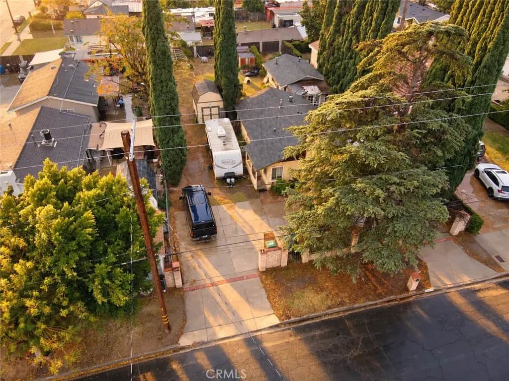 18710 Lanark, Reseda, CA — listing photo 1