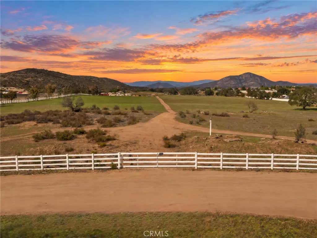 1 Lynch Lane, Sage, CA — listing photo 1