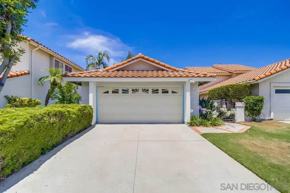 2474 Royal St James Dr, El Cajon, CA — listing photo 1