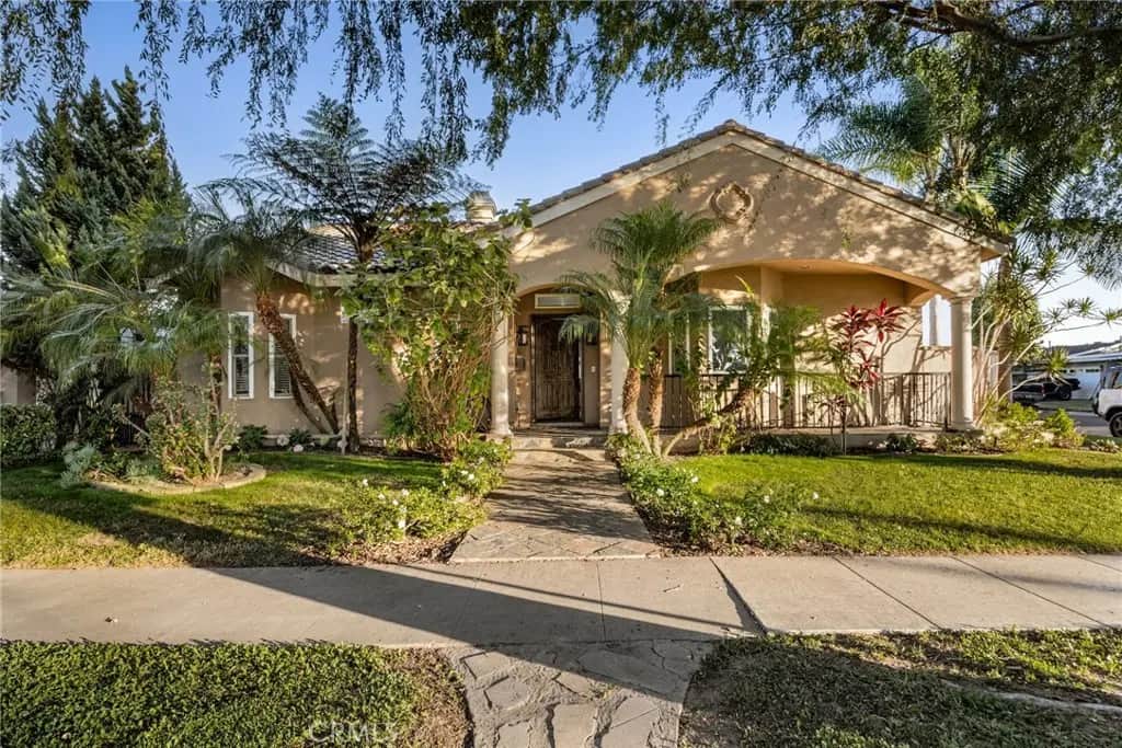 5850 E Los Arcos Street, Long Beach, CA — listing photo 1