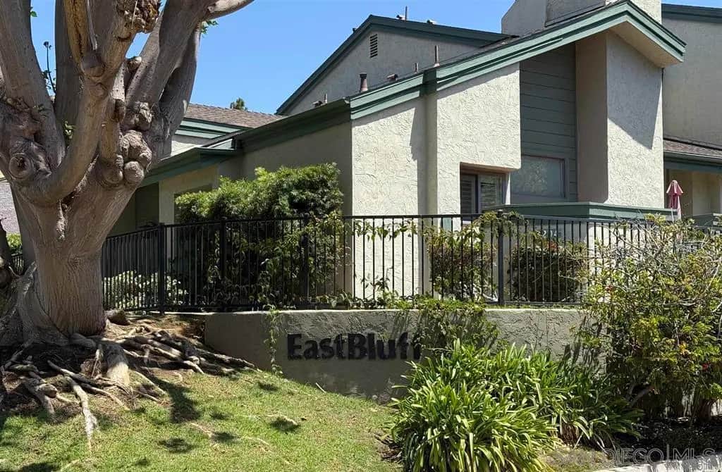3253 Caminito Eastbluff 30, San Diego, CA — listing photo 1