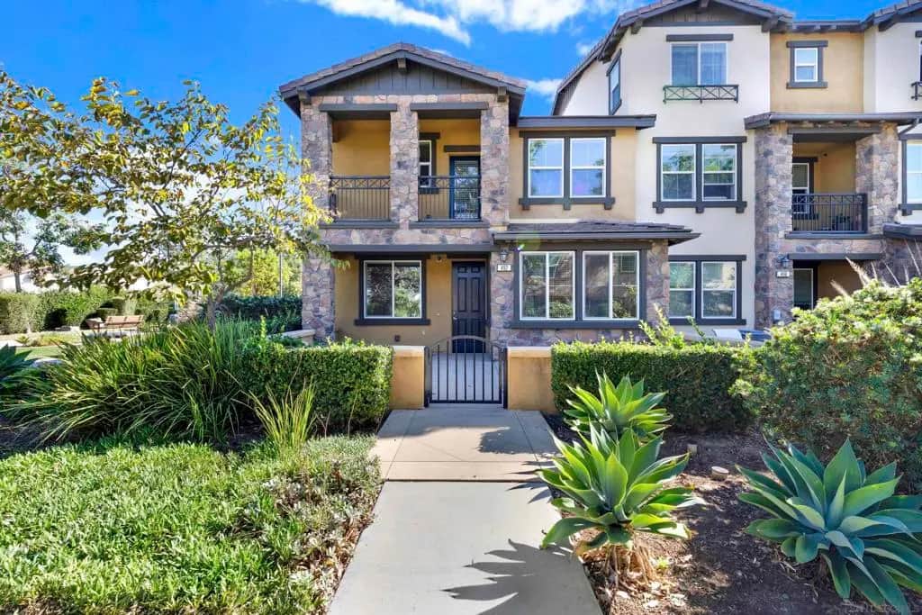 492 Prosperity Dr, San Marcos, CA — listing photo 1