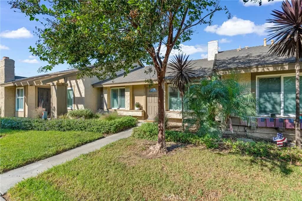 2032 E Blackwood, Anaheim, CA — listing photo 1