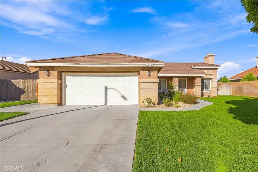 44201 Freer, Lancaster, CA — listing photo 1