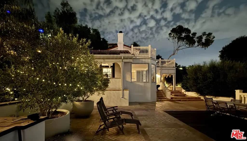 2002 Hillcrest Road, Los Angeles, CA — listing photo 1