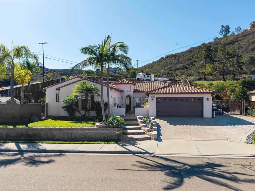 642 Via Del Campo, San Marcos, CA — listing photo 1