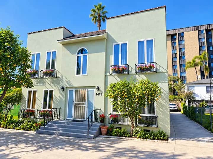 1415 N Mariposa, Los Angeles, CA — listing photo 1