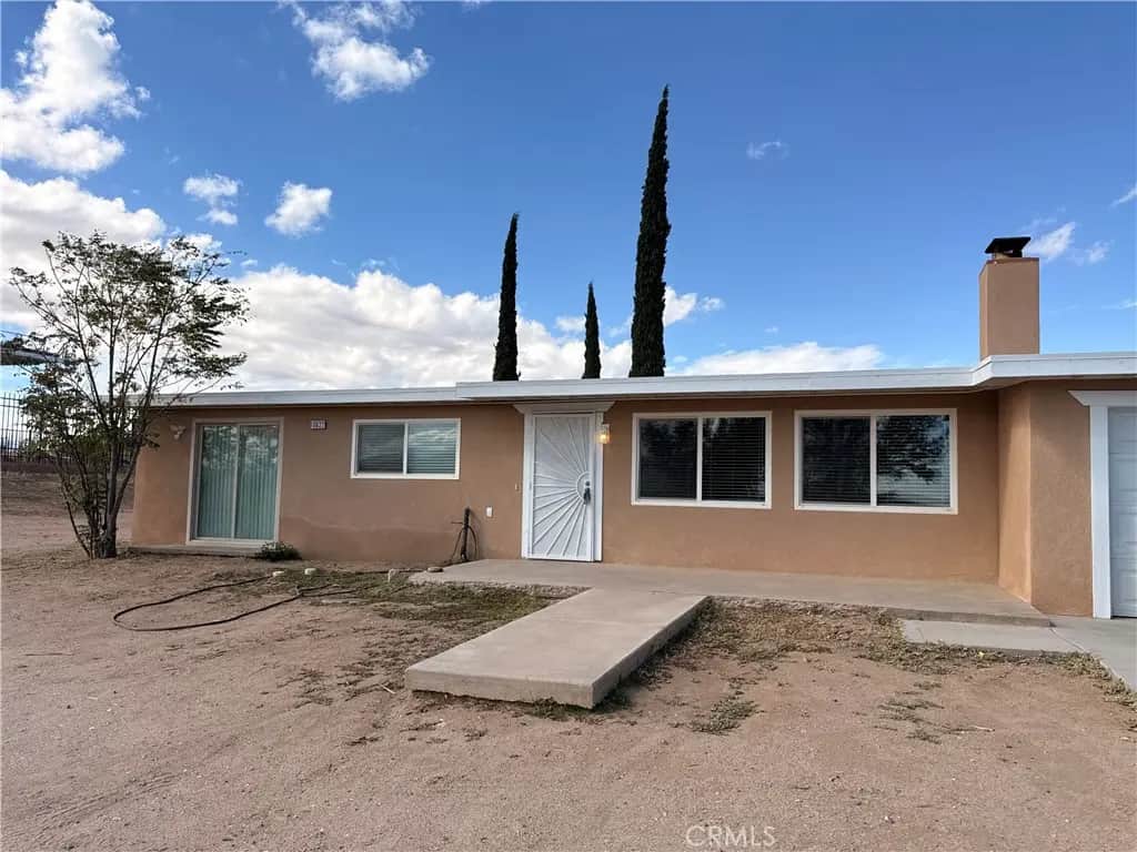 10832 Hesperia, Hesperia, CA — listing photo 1