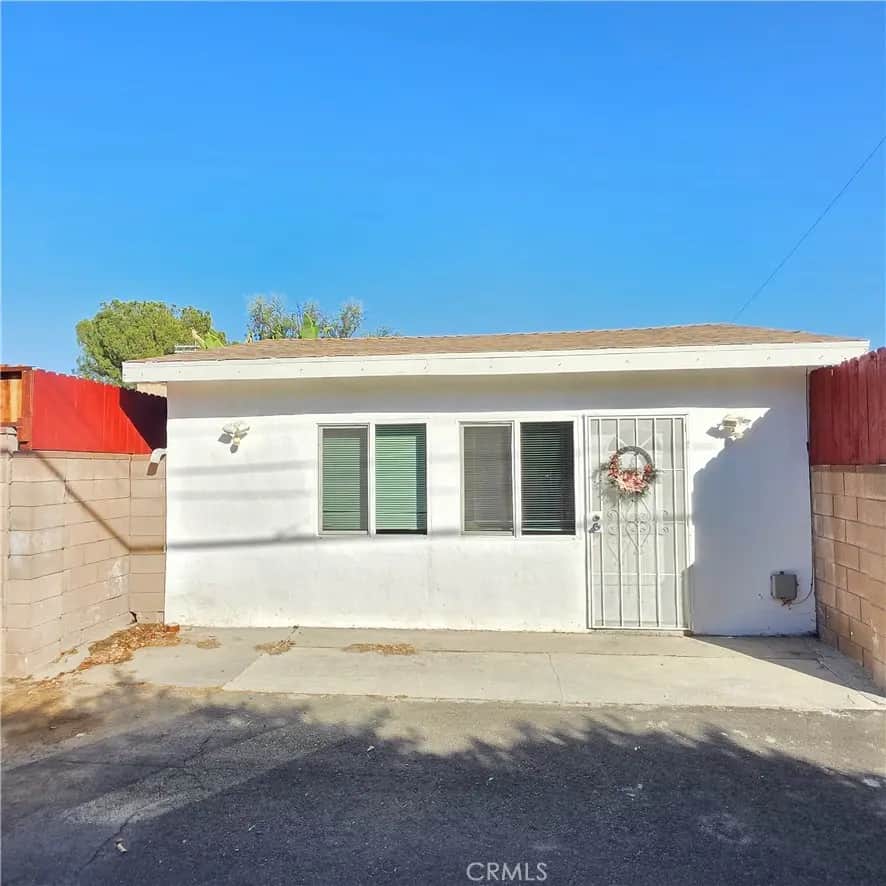6623 Woodlake Avenue, West Hills, CA — listing photo 1