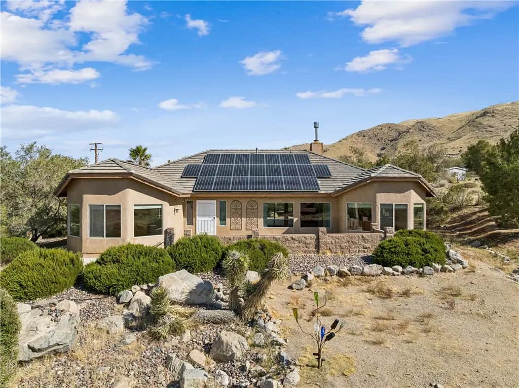 22255 Minto Court, Apple Valley, CA — listing photo 1