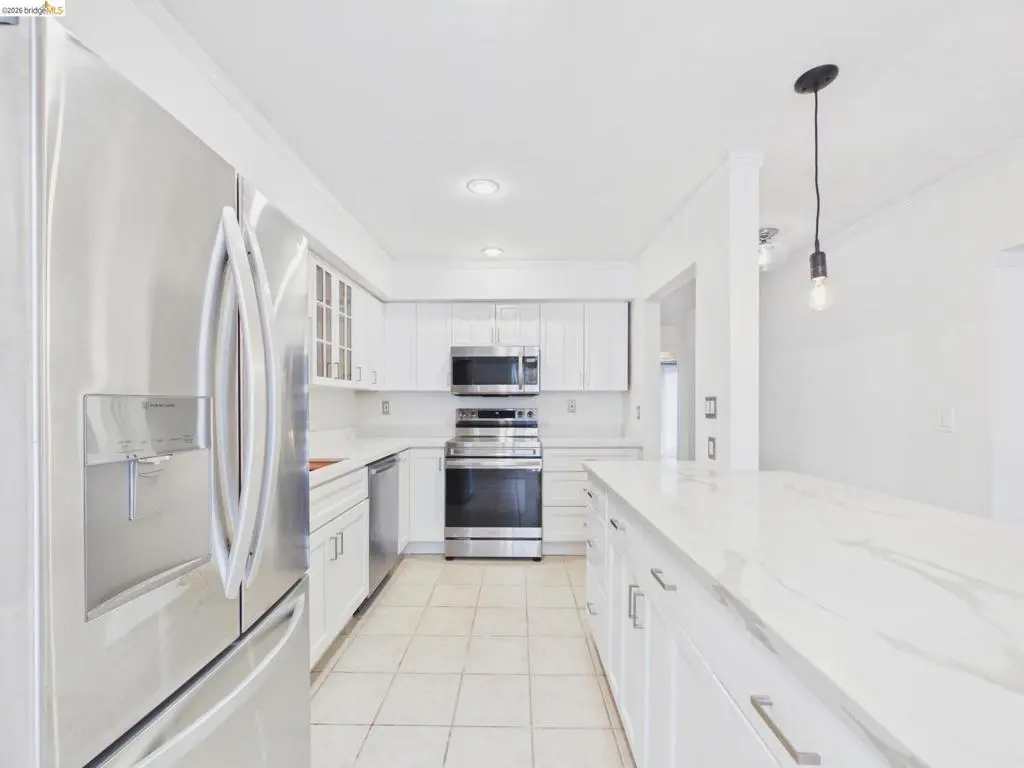 466 Crescent St 114, Oakland, CA — listing photo 1
