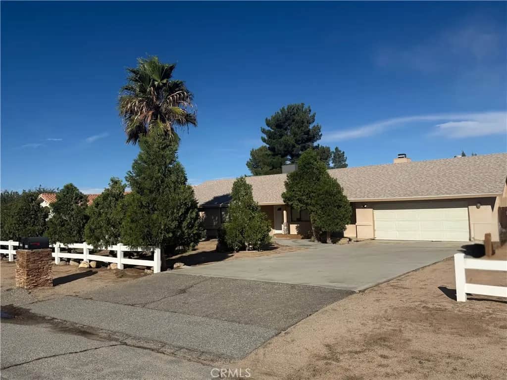 8209 Sherborn, Hesperia, CA — listing photo 1