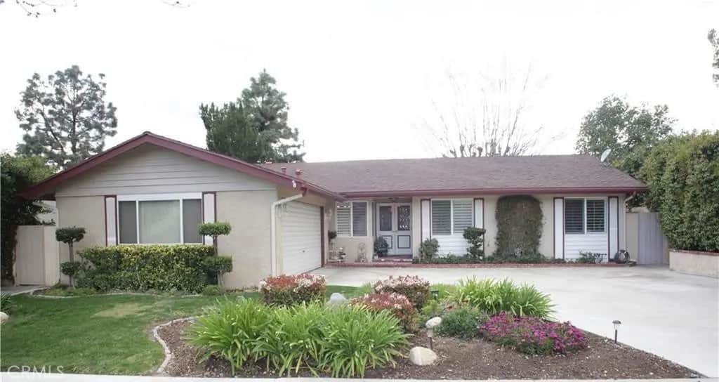 22200 Barbacoa Drive, Saugus, CA — listing photo 1
