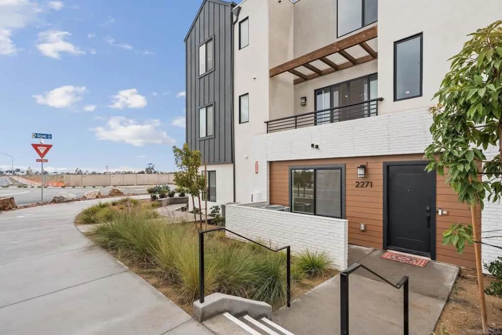 2271 Epoca, San Diego, CA — listing photo 1
