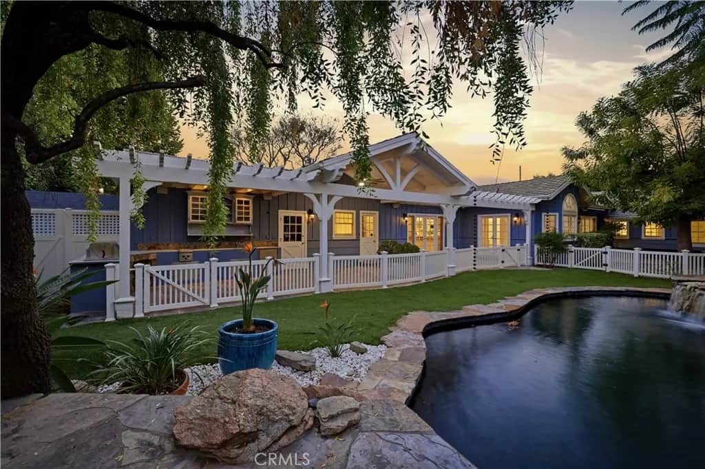 4780 Vista De Oro, Woodland Hills, CA — listing photo 1