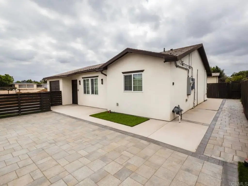 451 455 E LINCOLN Avenue, Escondido, CA — listing photo 1